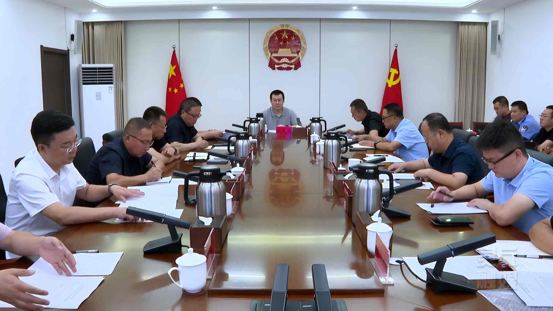 我县召开自然资源安全生产暨严厉打击私采滥挖工作专题会